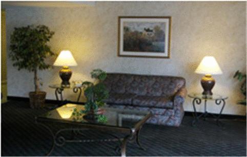 Wayne Inn Екстериор снимка